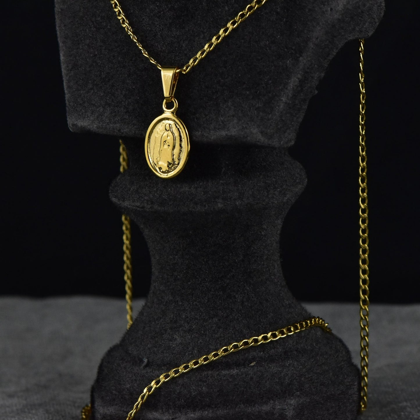 Copia de Cadena Escalera y Cubana 65cm +Dije Rostro Tallado