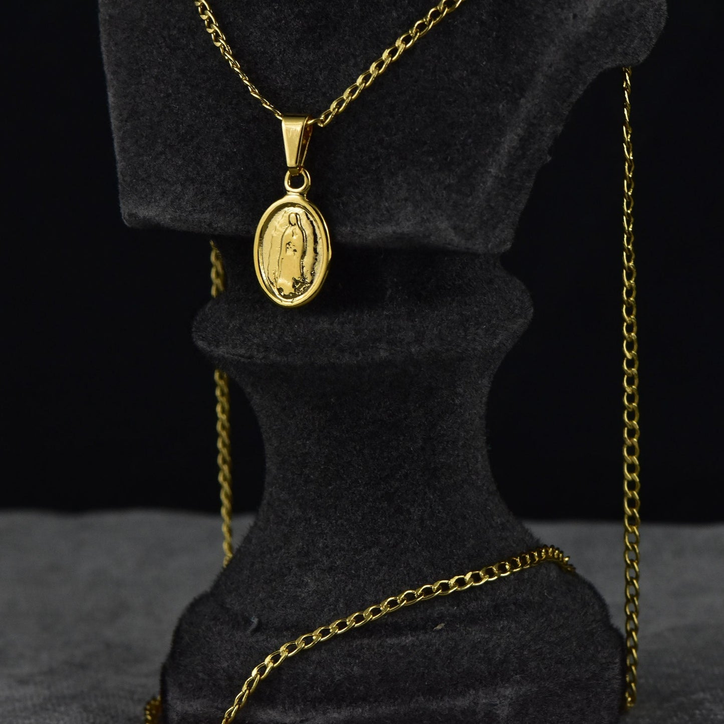 Cadena Cubana Diamantada 45 cm + Colgante Virgen Guadalupe